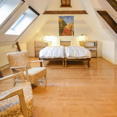 Semesterbostad Beautiful In W/ 4 Bedrooms