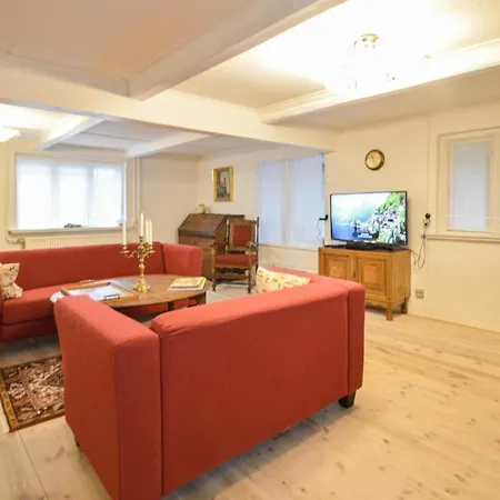 Beautiful In W/ 4 Bedrooms *